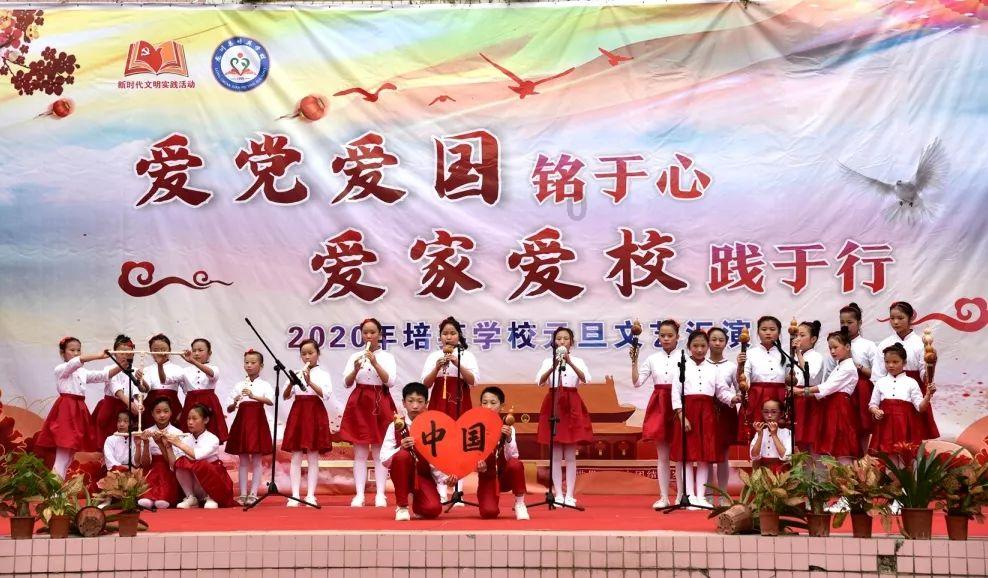 男子把“绿豆”装塑料瓶里，朋友们都嘲笑他，7天后却花钱来买！
